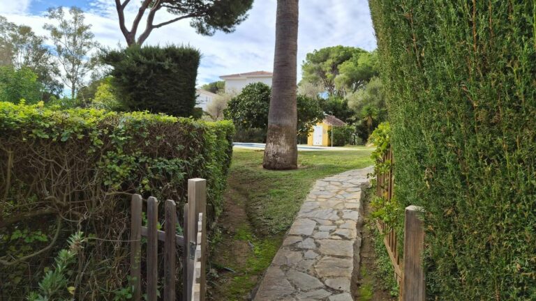 7fa7529a30a2db2b172d2157d06dbc09 - 15