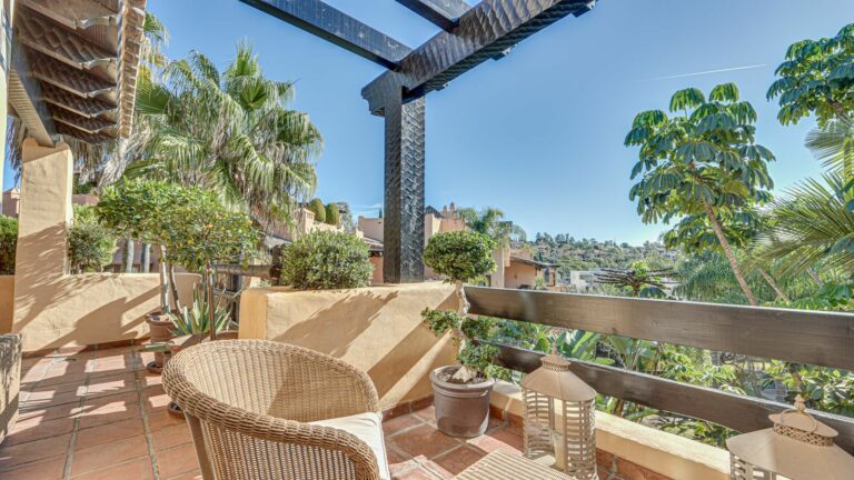 7ff3ede99324baf048a32b1e934a5071 - 13