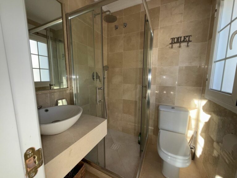 8280466b75778a4ccf11f6a72b0d27d1 - 8