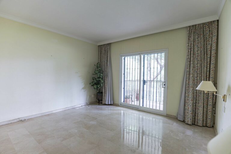 831e055af7a9311311dc67279ff5f916 - 12