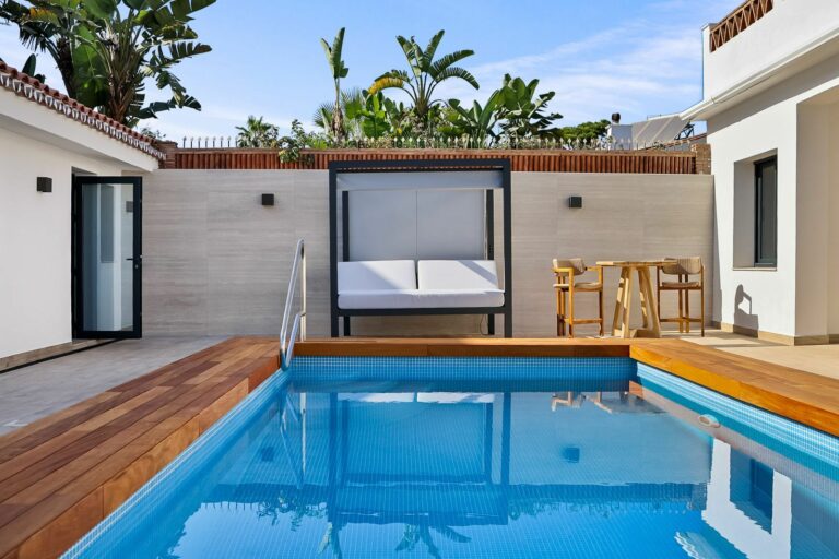 8427808e14d7695cbb0d483a6ccef58e - 4