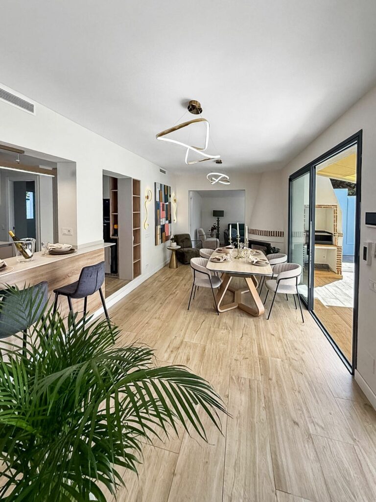 8427808e14d7695cbb0d483a6ccef58e - 7