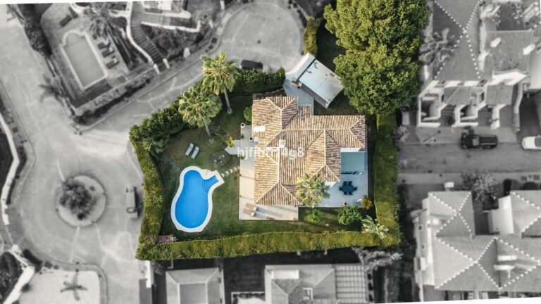 843b33a817581d720c1505ae928b9e7b - 2