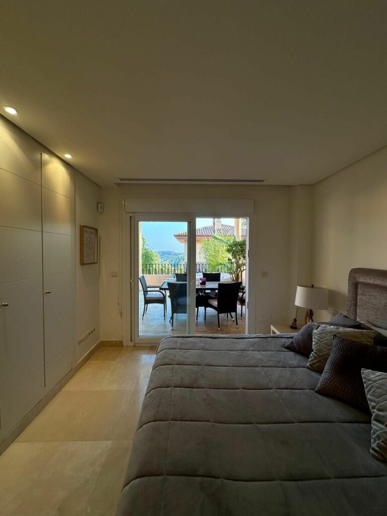 87f82989599c32245c7c1c98b949cc93 - 14