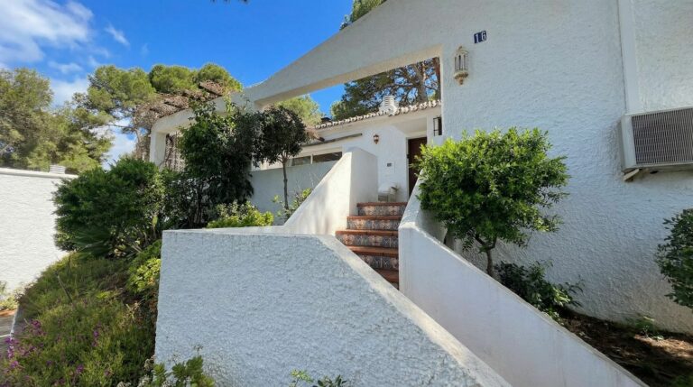 8a35543010b02b4f114140f1b7302005 - 12