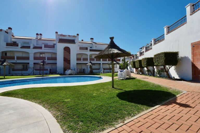 8b1bbae446d2caff08848307e03e9e9e - 15