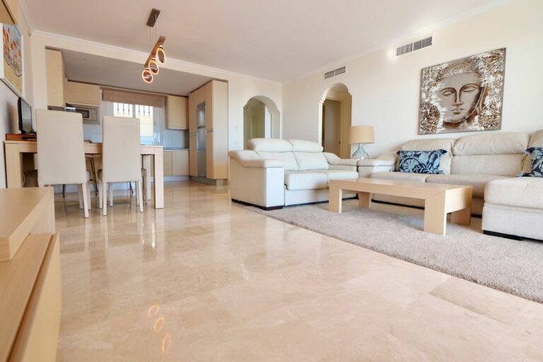 8b1bbae446d2caff08848307e03e9e9e - 16