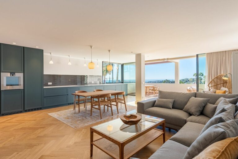 8cfdb1d669c37f9b1b3db1a287d3b3e2 - 4