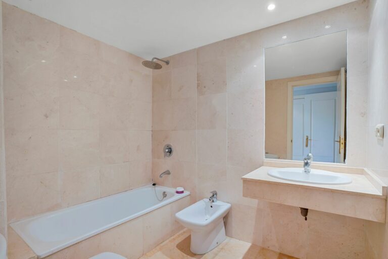 8d39e4e1ce2b6a852674cc00aa8c6556 - 15