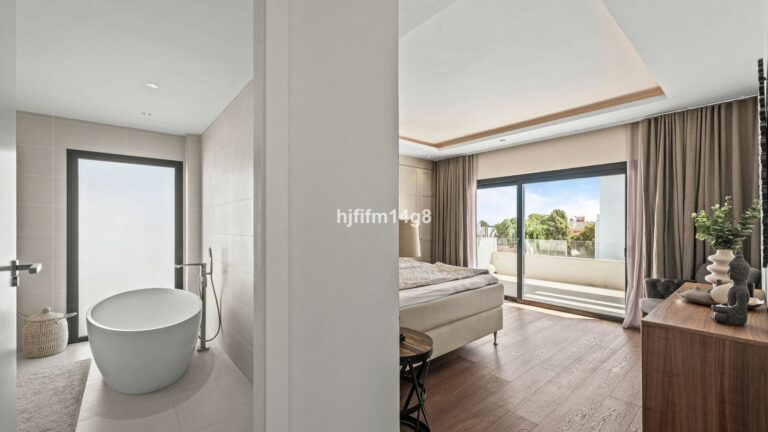 8e79bcbba589bb44adc3f7e978083b85 - 13