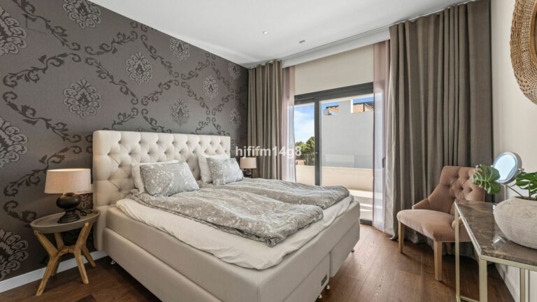 8e79bcbba589bb44adc3f7e978083b85 - 14