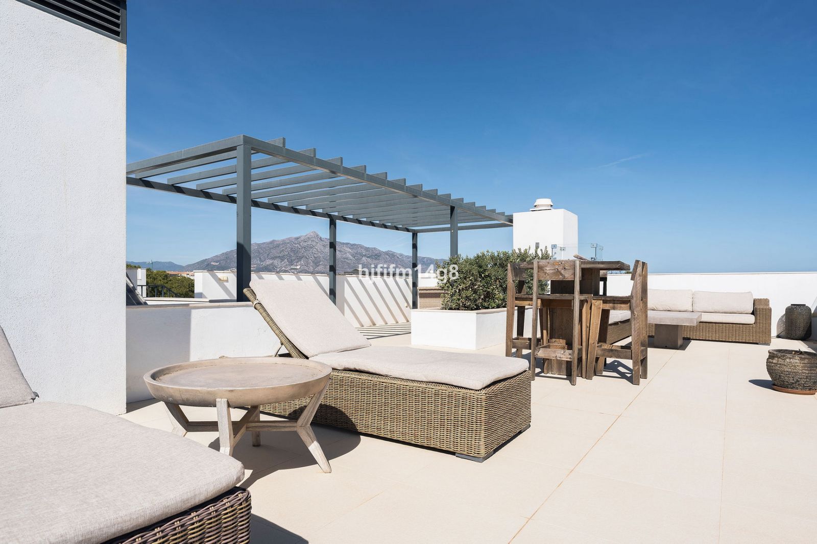 8e79bcbba589bb44adc3f7e978083b85 - 4