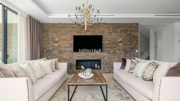 8e79bcbba589bb44adc3f7e978083b85 - 8