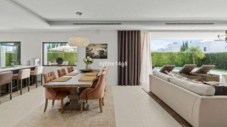 8e79bcbba589bb44adc3f7e978083b85 - 9