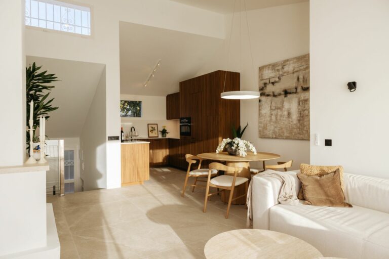 90b546f36b405033eec5b7c74c6cecf6 - 1