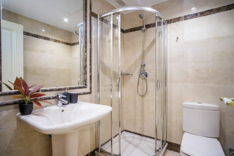 91802aa637cbe55fba813614be6b7c4e - 12