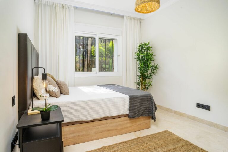 91802aa637cbe55fba813614be6b7c4e - 8