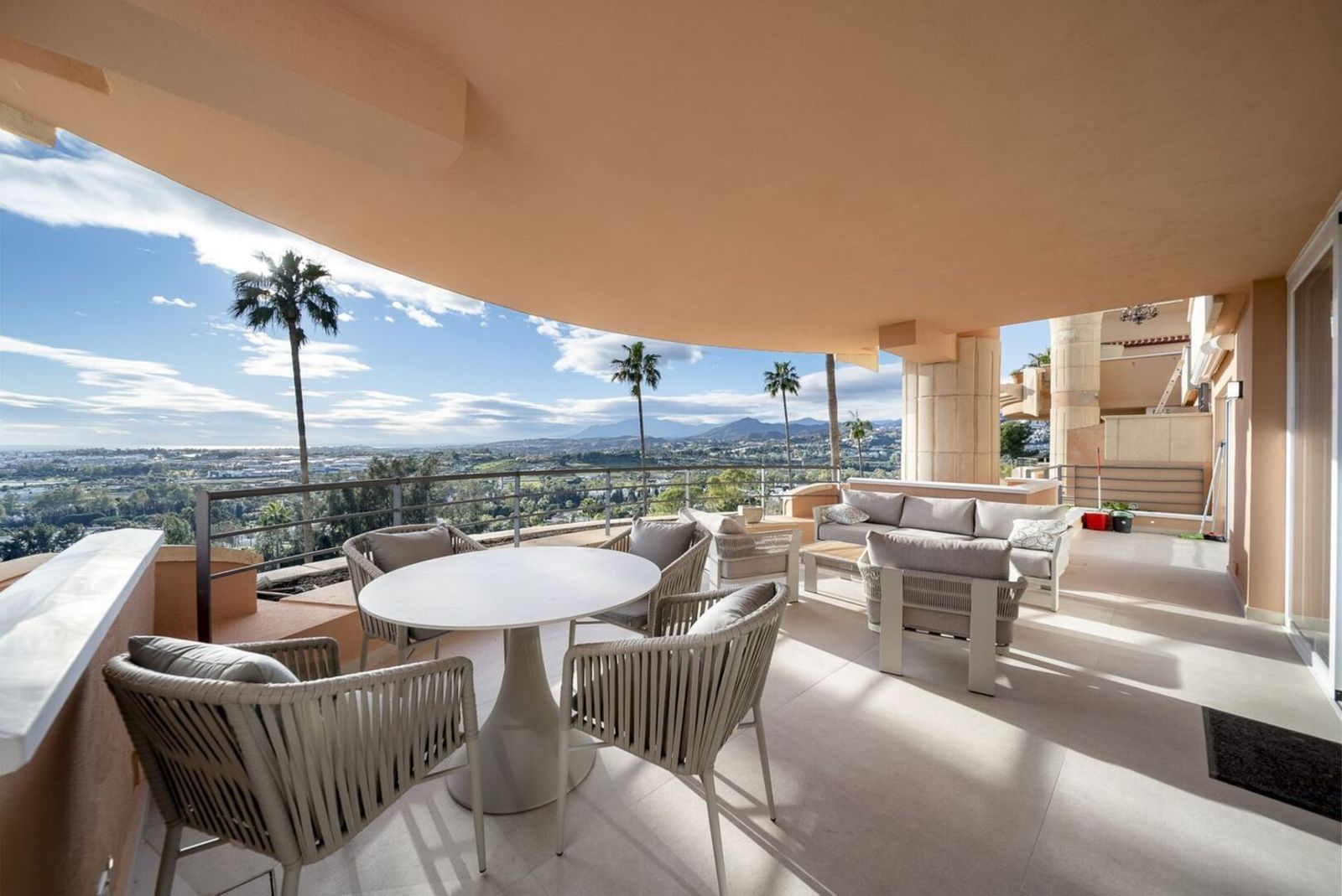 91e6eaea63f95ce1dca9134c8819503e - 1