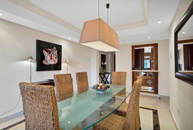 9376cb9c9337ba7d70b7f30532eb13b8 - 8