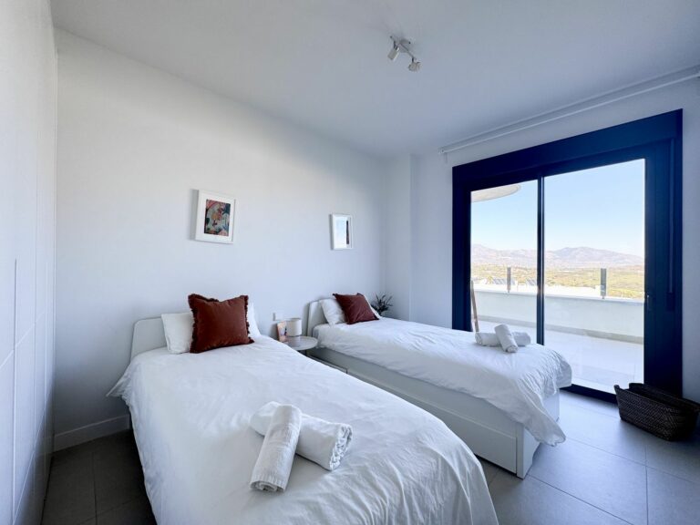 93cf4d1ff4a22be2ff2e01ebb5c49b77 - 10