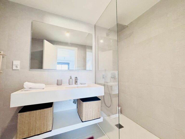 93cf4d1ff4a22be2ff2e01ebb5c49b77 - 8