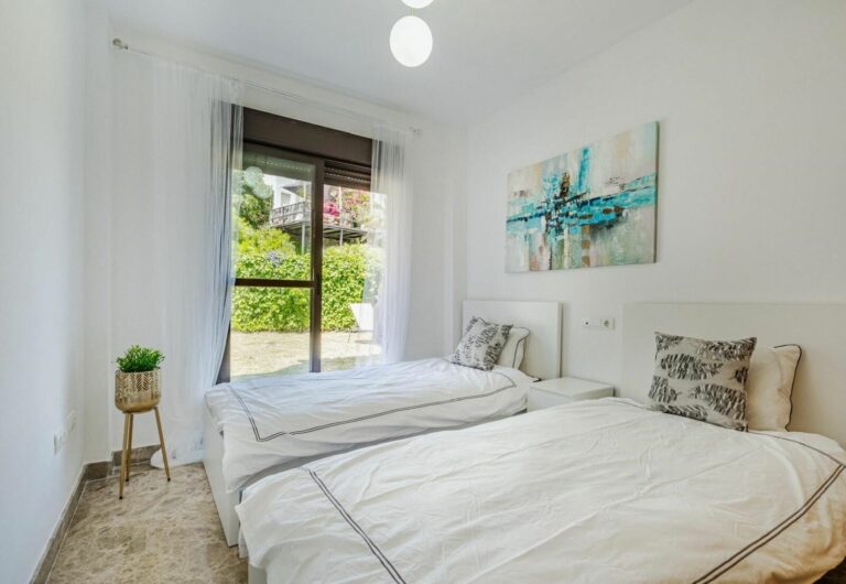 94fa029926b4e037e7e853e2ebdd053a - 11