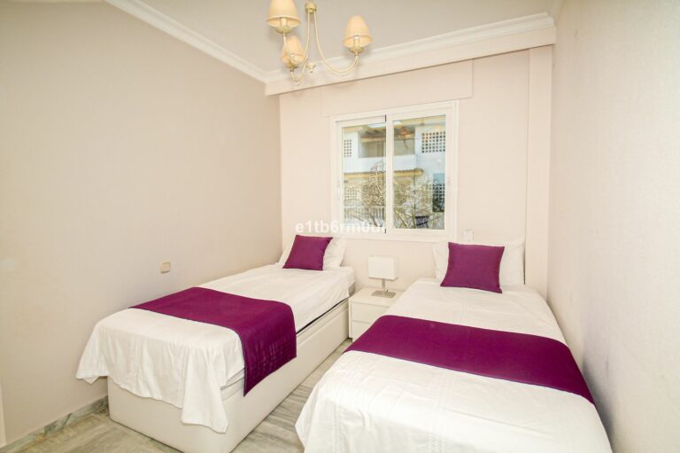 9595e00cdf628b659d7ea3dbe5bf51ab - 11