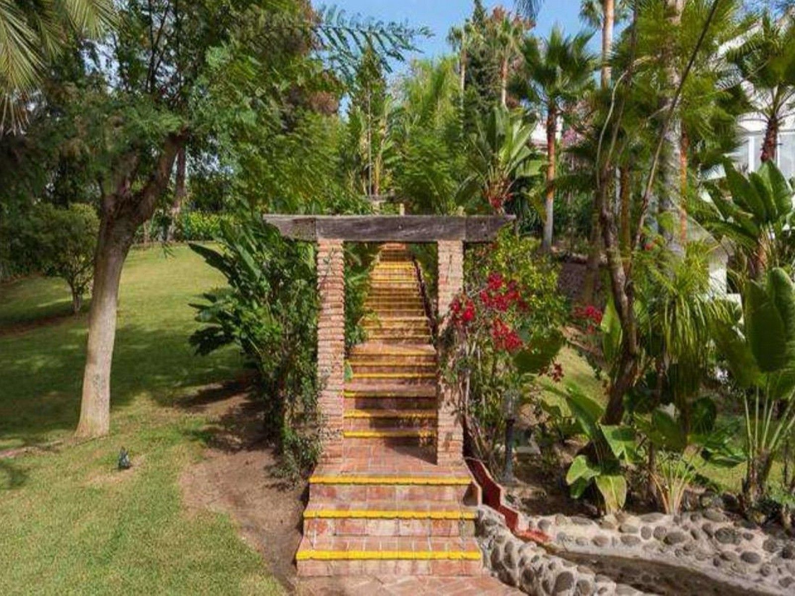 959b8d14aa6bee296ce5cbfc890e79f2 - 6