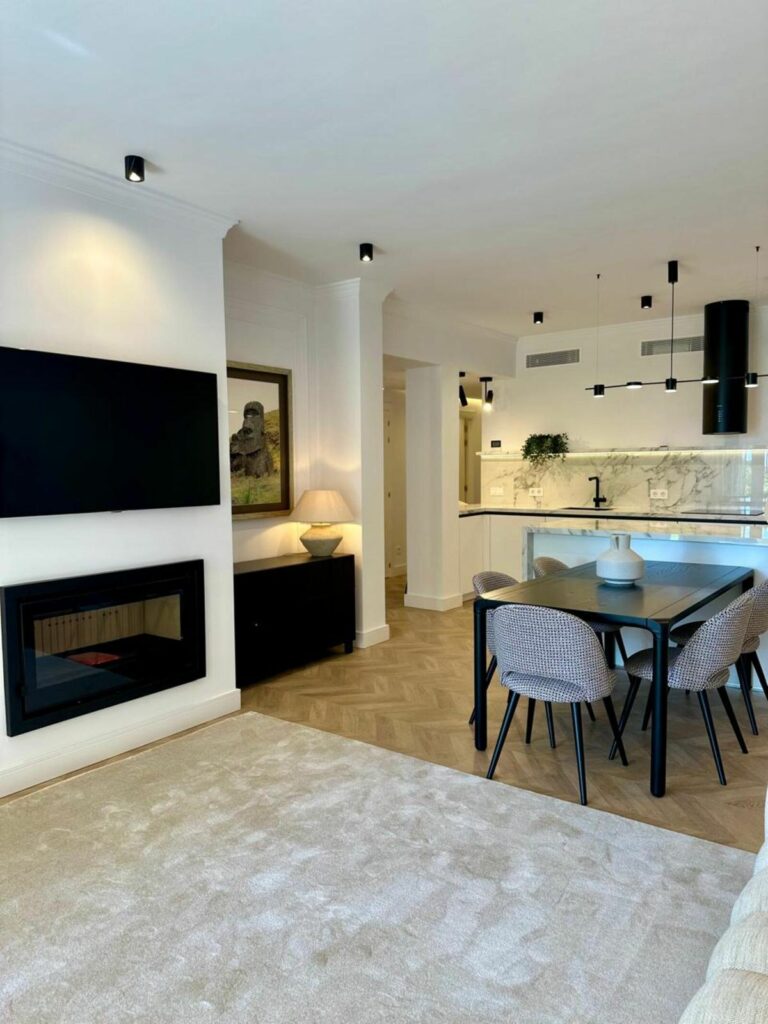 96df8c78be3a9bf4300ed7dbcf54371a - 12