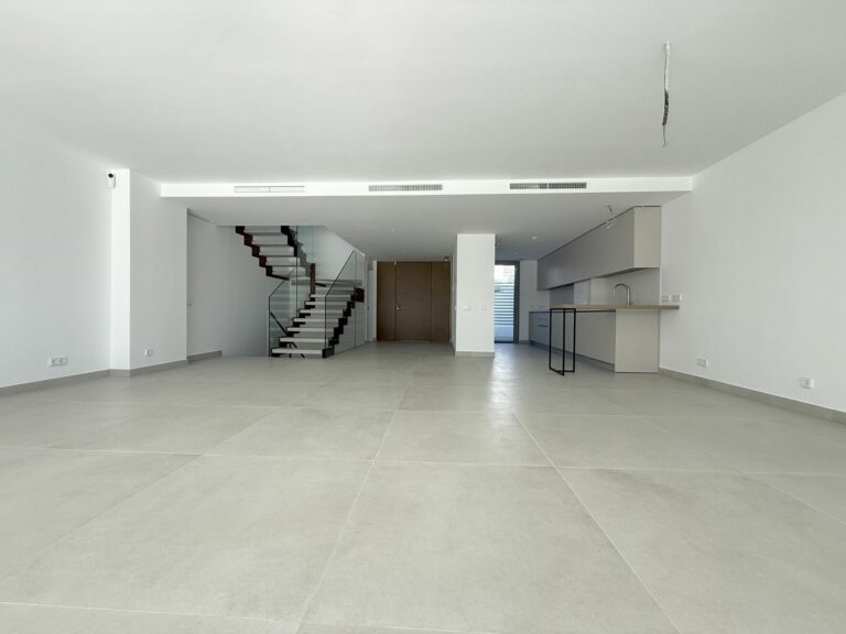 9870b81ca62ccd4b97c7832b6d6771d6 - 15