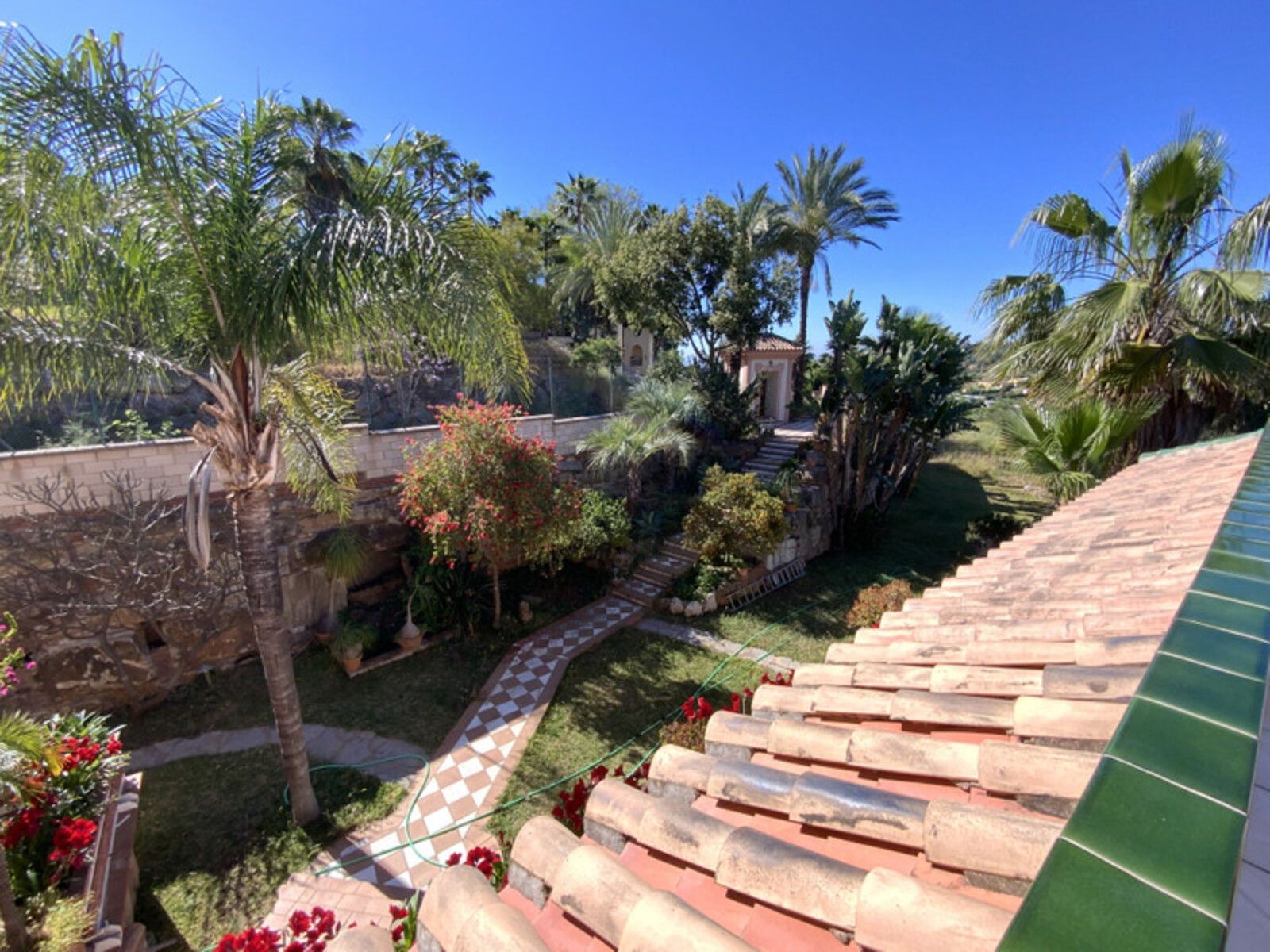 9b6953bce4f956ea06aa86819e733c42 - 9