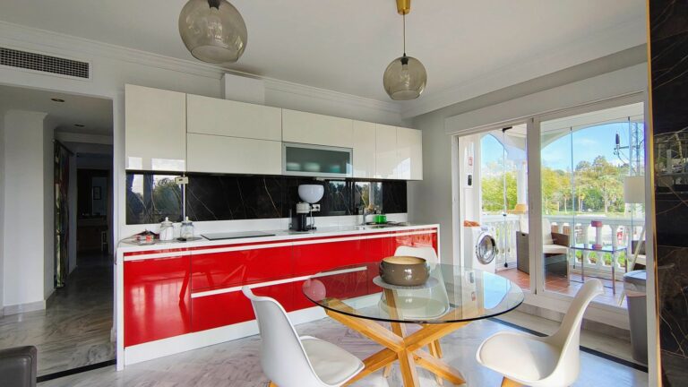 9bc0a25bf1f77d8129475c8680d7b6df - 1