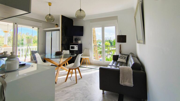 9bc0a25bf1f77d8129475c8680d7b6df - 12