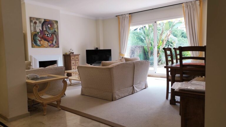 9c7af204779766b4a874c9676f5c7f5d - 12