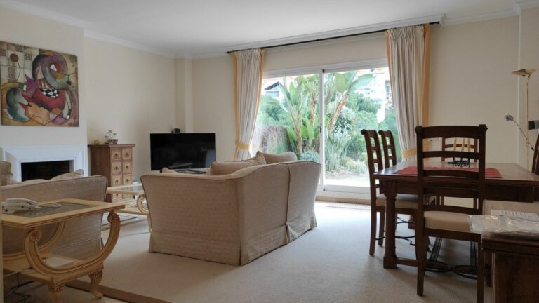 9c7af204779766b4a874c9676f5c7f5d - 4