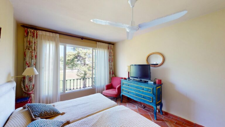 9d26f1b55758074aa087ab964dd0ba0b - 12