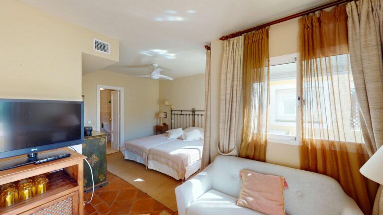 9d26f1b55758074aa087ab964dd0ba0b - 5