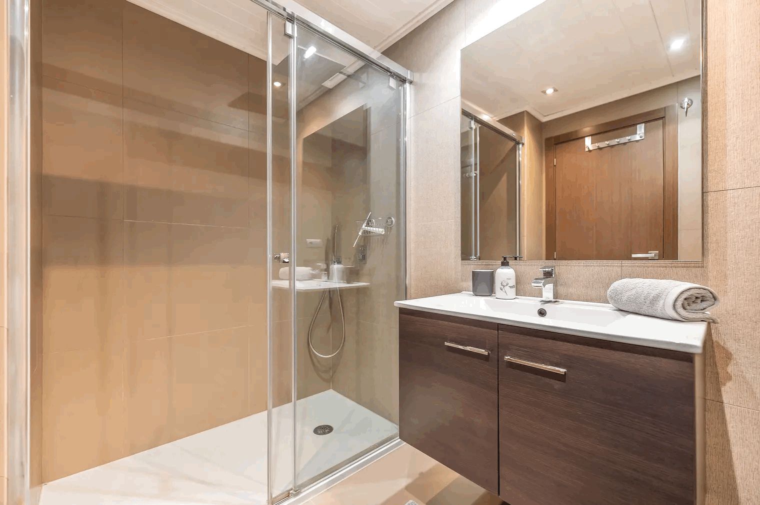 9ef44aad40f6e6b59fdcc9f92eade0d7 - 10