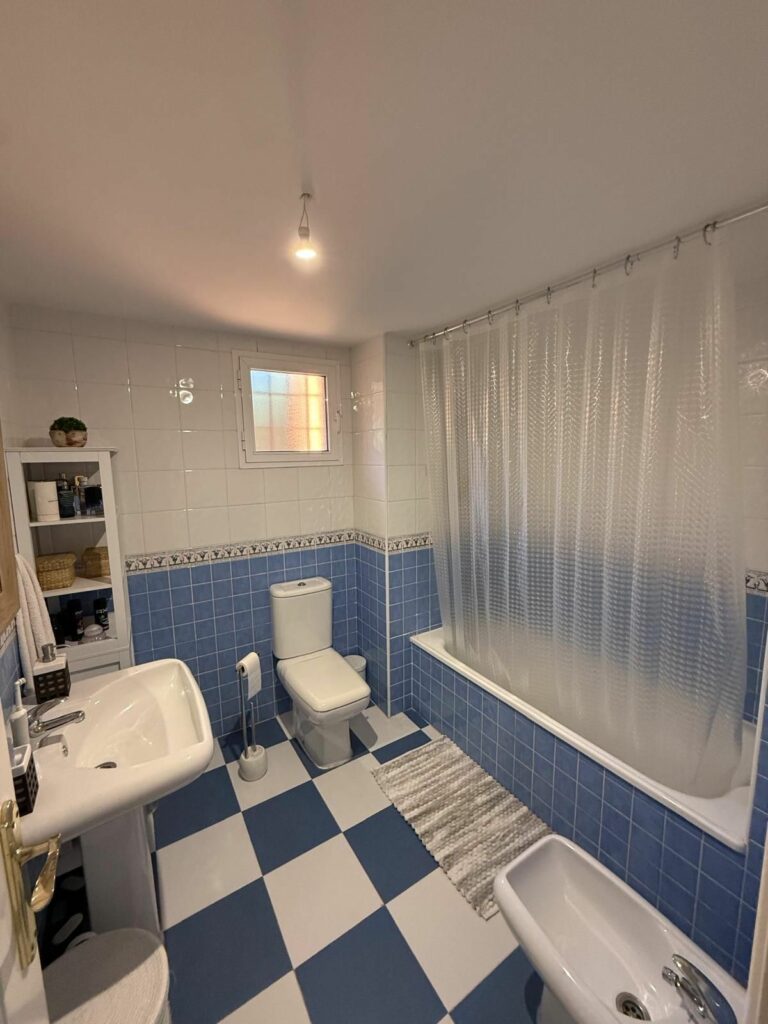 a32d292e7740444bfdb30a4916d9809b - 7