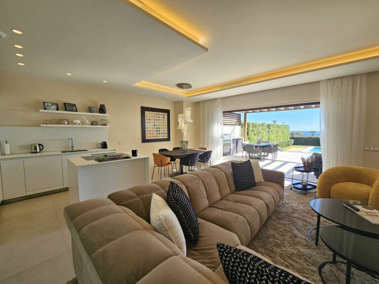 a5bba55c5ee818e23d1a75c3ebfa9bf0 - 3