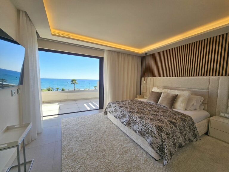 a5bba55c5ee818e23d1a75c3ebfa9bf0 - 5