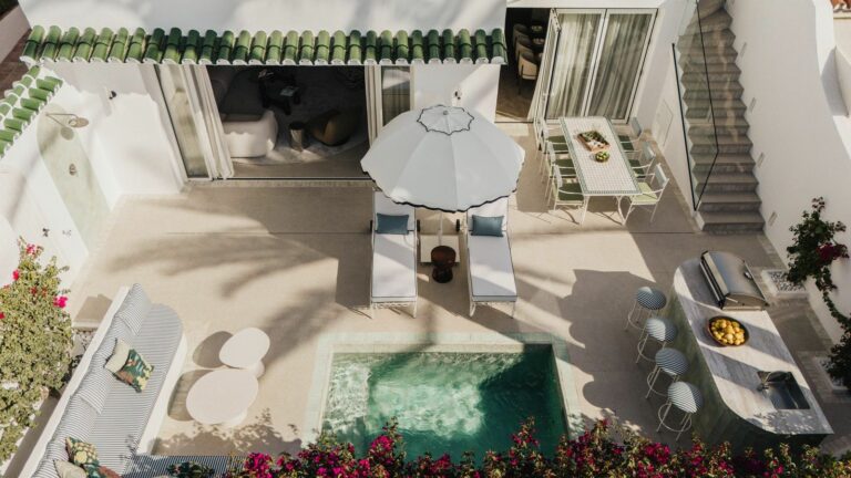 a93d01d1706b3a00f787328990924c4e - 10