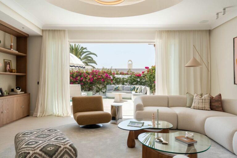 a93d01d1706b3a00f787328990924c4e - 11