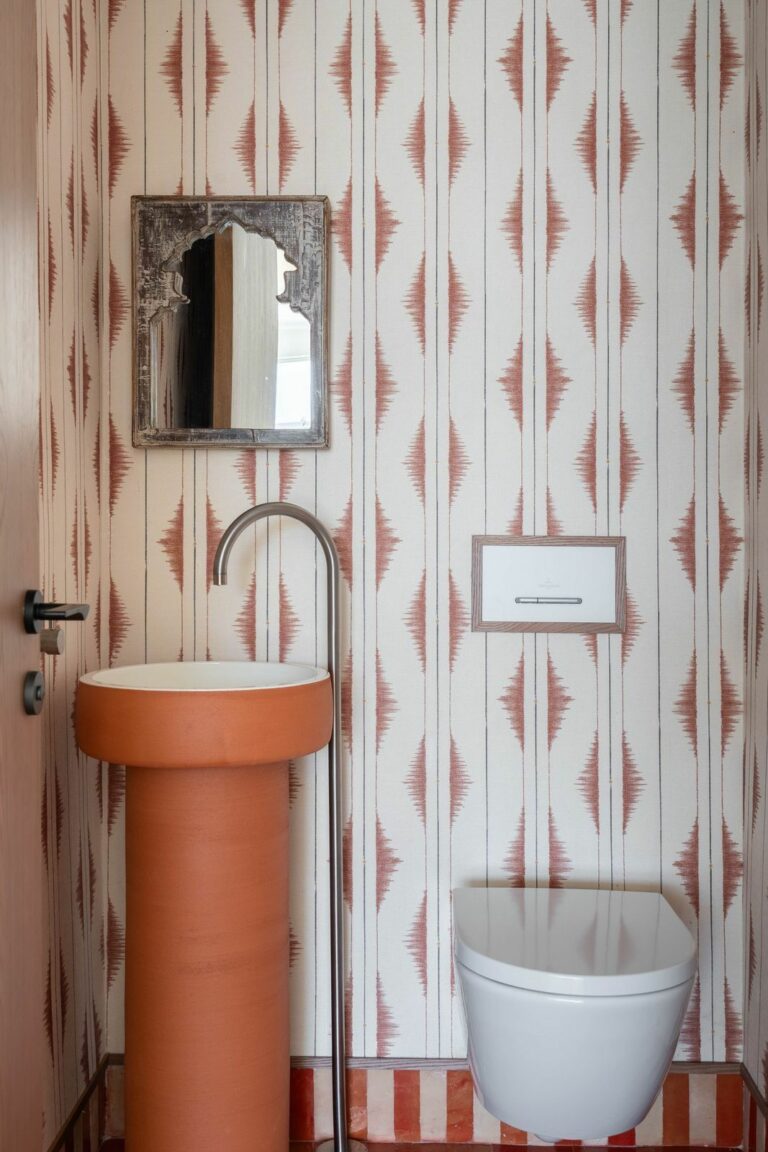 a93d01d1706b3a00f787328990924c4e - 16