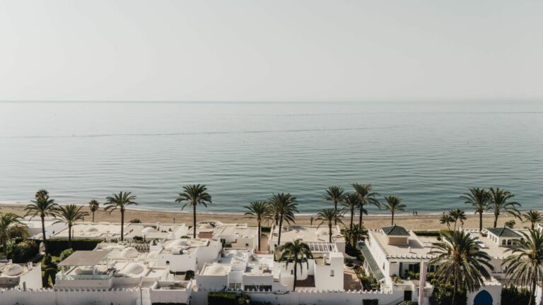 a93d01d1706b3a00f787328990924c4e - 6