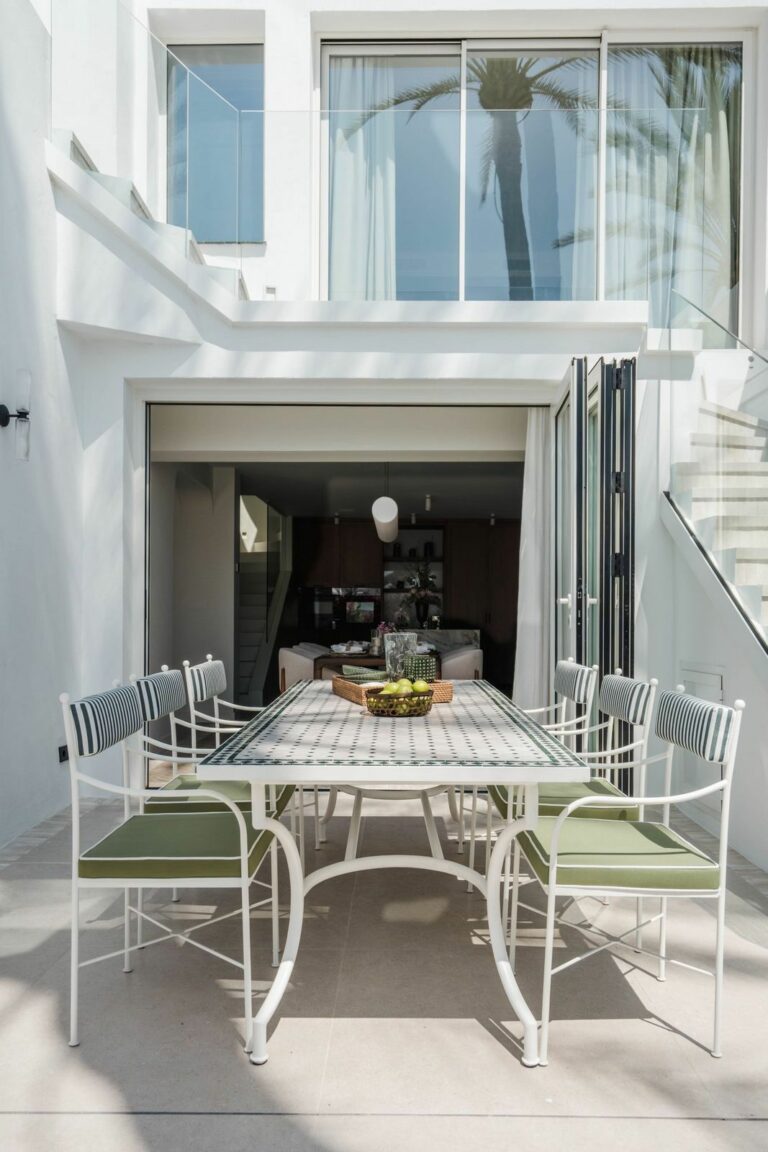 a93d01d1706b3a00f787328990924c4e - 9