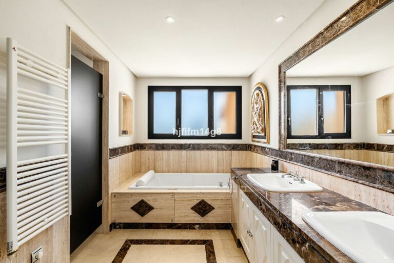 aa14b1a61facd5a2414cf2b89ce4f470 - 10