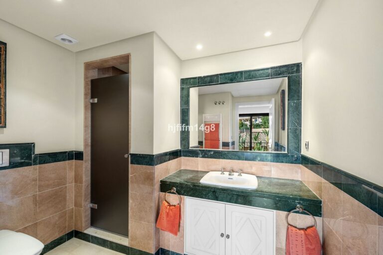 aa14b1a61facd5a2414cf2b89ce4f470 - 13