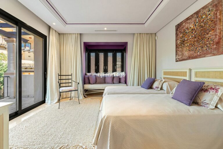 aa14b1a61facd5a2414cf2b89ce4f470 - 14