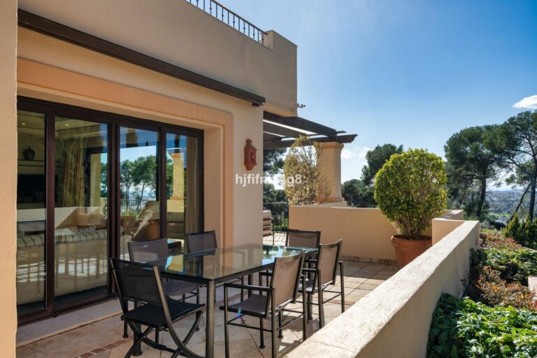 aa14b1a61facd5a2414cf2b89ce4f470 - 4